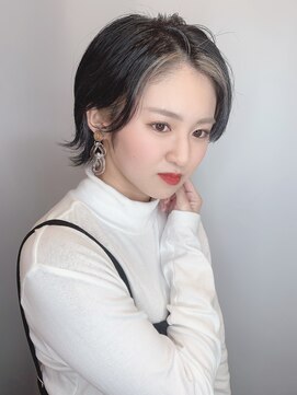 ステア ケース(stair case) フェイスフレーミング/外ハネショートウルフ/前髪なし