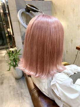 ジョージ(Jo-Ji) ホワイトピンクアッシュ 外はねボブ ハイトーン