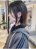 ミディアムレイヤー前髪あり外ハネ暗髪透明感カラー