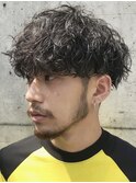 ツイストスパイラルパーマメンズマッシュセンターパートウルフ