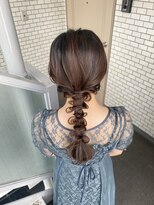 ソノ(sono)&nbsp;編み下ろし　アップヘア　ローポニー　参列ヘア