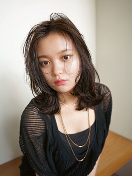 ソワ 四日市(soie) 顔周りレイヤーカット×髪質改善カラー