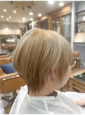 《くびれショート×ホワイトミルクティーカラー》