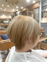 ラブ 蕨(LAB)&nbsp;《くびれショート×ホワイトミルクティーカラー》