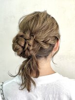 キャンバス バイ ネオリーブ 横浜西口(Canvas by neo.)&nbsp;横浜 ライブヘアアレンジ ゆるふわサイドシニヨン