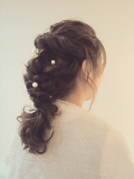 ヘアーブランシュ(HAIR BRANCHE) 2連くるりんぱローアレンンジ