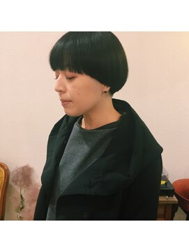 マウロア(MAULOA) “ ネイビーブルー マッシュショート ” 鈴木ちさと