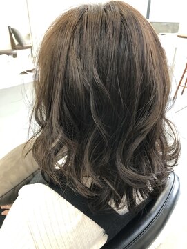 イズミ(izumi) マットベージュ