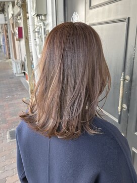 ルーツ(Roots) 艶カラー/透明感カラー/ミディアムヘア/髪質改善トリートメント