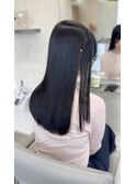 深みのある赤み消しカラーに艶のある髪質改善