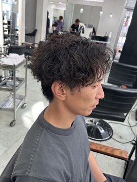 ネクスト 静岡店(NEXT) シャドウパーマ　センターパート　刈り上げ無し