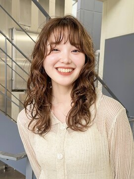 ジョエミバイアンアミ(joemi by Un ami) ロングパーマ / ふんわりパーマ / ベージュカラー