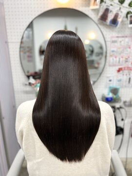 ネオメテオストレート＆メテオカラーで作る艶髪レイヤースタイル