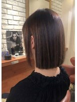 ヘアメイク フレンシア(hair make flencia)&nbsp;プツッとした毛先が可愛い切りっぱなしボブ【271スタイル】