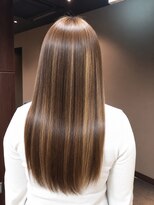 ウイバイファースト(u'i by first) 思わず触れたくなる、ツヤ感たっぷりの美髪ロング