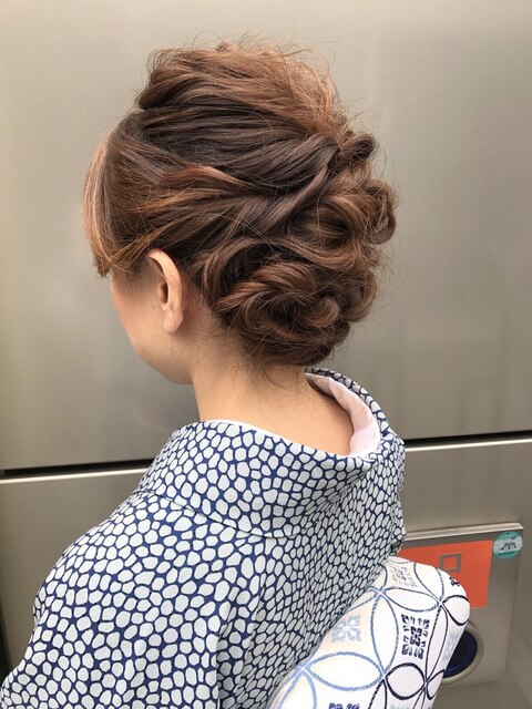 《New-Line 代表YUTAKA》和装カールヘアアレンジ