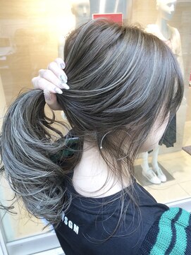 シャンプーボーイ セントラル 博多(SHAMPOO BOY central) 3Dハイライト＋プラチナアッシュベージュ