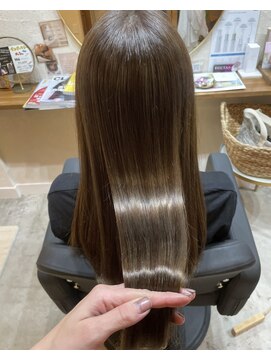 アノイ ポム(annoii_pom) ベージュカラー