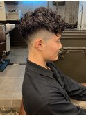 スペインカール ハイライト フェードカット