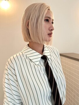 トゥコ(tuco) ホワイトブロンド ボブ ブリーチ