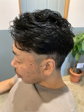エルア(elua) 毛流れビジネスパーマ