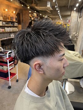 カーニー 上野(kearny) アップバングショート/フェード/ジェットモヒカン