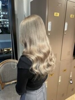 オーストヘアーベンヌ(Aust hair Bennu)の写真/【阪急梅田1分/NU茶屋町すぐ】女性目線の提案でトレンドを取り入れた「可愛い・かっこいい」スタイルに♪