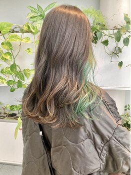 ウタタリトゥリ(Utata literie)の写真/こなれ感の出るイアリングカラーが得意◎トレンド感×似合わせで今までにない自分だけの可愛さに出会える♪
