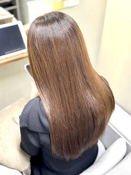 ヤヤ 浅草(yaya.) ダメージ0縮毛矯正でプルプルツヤツヤストレートに!