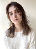 レイヤーカットハッシュカット顔まわりミディアムロング