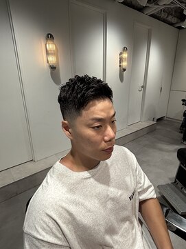 キングスマン トーキョー 国分寺(KINGSMAN TOKYO) フェザーアップ