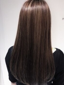 ピーディーフィノ PDfino 池袋の写真/ヘアケアマイスター在籍☆ダメージケア・くせ毛のお悩み解消メニューが豊富!髪にハリコシを出して艶やかに!