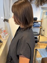 キチ(kichi.)&nbsp;[kichi.] 柔らかブラウンベージュ×ほんのりレイヤーロブ