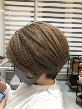 ビューティーマルシェ ミンナノ ららぽーと愛知東郷店 前下がりショート