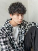 メンズセンターパート波巻きパーマ束感ショートマッシュ