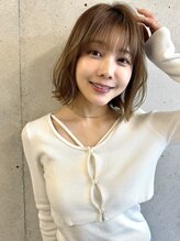 エン(enn.) レイヤーボブ/くびれヘア/ベージュカラー/２０代/３０代