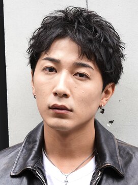 渋谷スパイキーショートツイストスパイラルパーマピンパーマ緩め