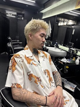 ダムディートウキョウヘアーラウンジ 上野店(DAMDEE TOKYO hair lounge) 王道!金髪スパイキー