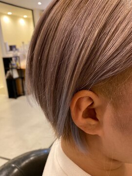 シェルビー 新宿(SHELBe) グレーベージュ×デザインカラー[新宿/ヘッドスパ/白髪染め]