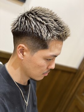 ヒロギンザバーバーショップ 神楽坂店(HIRO GINZA BARBER SHOP) ホワイトアッシュ×スキンフェード