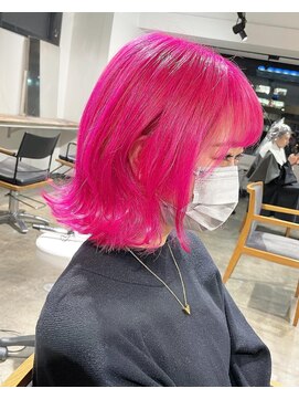 ニュート(Neut ) ビビットピンクカラー外はねボブ/ケアブリーチハイトーンカラー