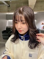 リール(rire)&nbsp;デザインカラーレイヤーカットウェットヘア夏オリーブベージュ