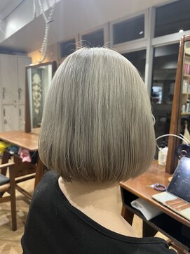 カナエ(CaNaE) ハイトーンシルバー