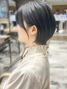 アフロート ルヴア(AFLOAT RUVUA) みねスタイル♪ 似合わせ ショート ボブ 30代 40代 小顔 新宿