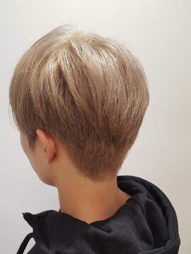 アッシュ 笹塚店(Ash) 刈り上げショート ［笹塚］