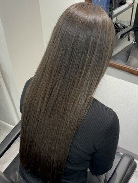 艶々アッシュグレージュ