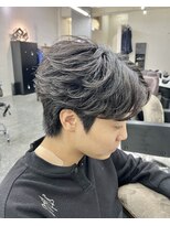 グロップ 町田(GLOP)&nbsp;センターパートをより輝かせる王道フェザーパーマ