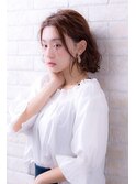 耳かけセンターパート&厚めバングのふわミディナチュラルボブ
