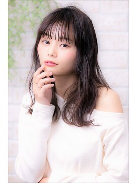 ソア 武蔵小杉(SOAR) 夏はインナーカラーとスパイラルパーマの小顔くびれミディ