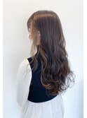 インナーカラー ベージュ ロングレイヤー ゆる巻きヘア